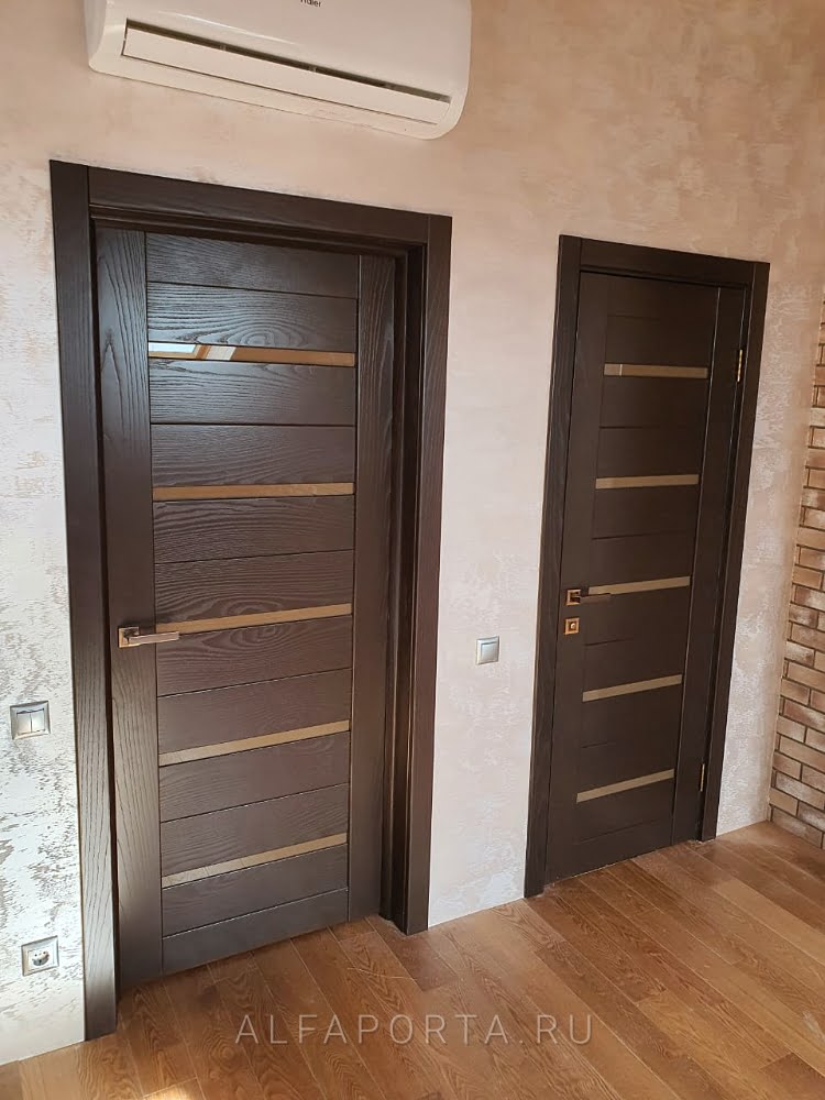 Установленные двери в ванную и туалет