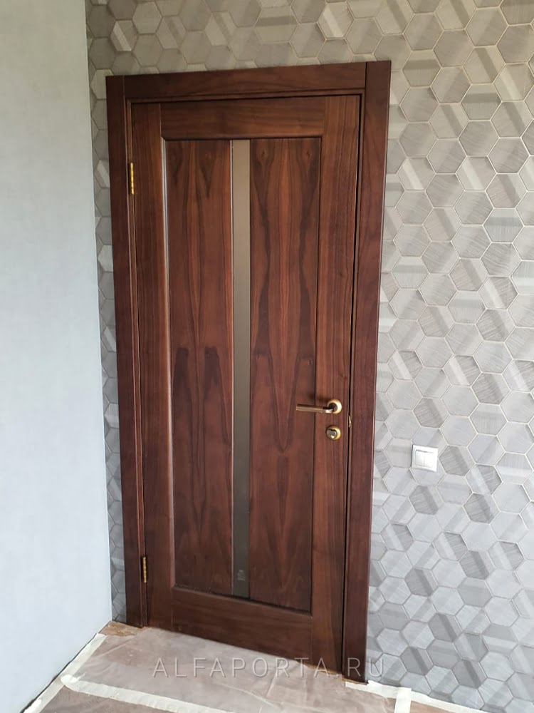 Установленная межкомнатная дверь