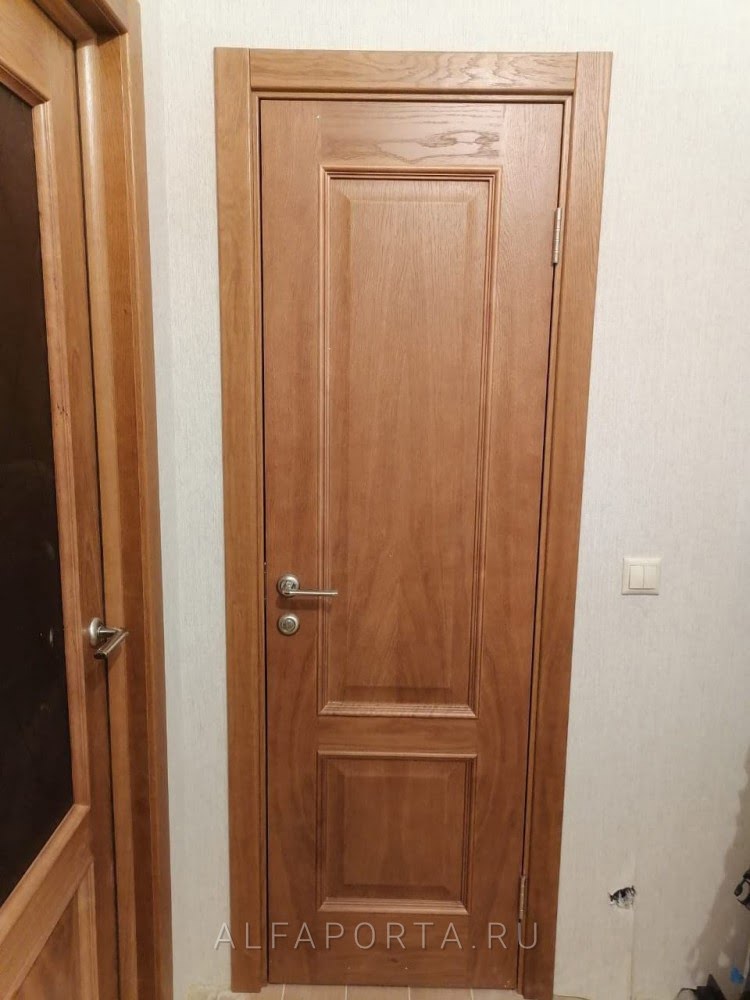Установленная распашная дверь